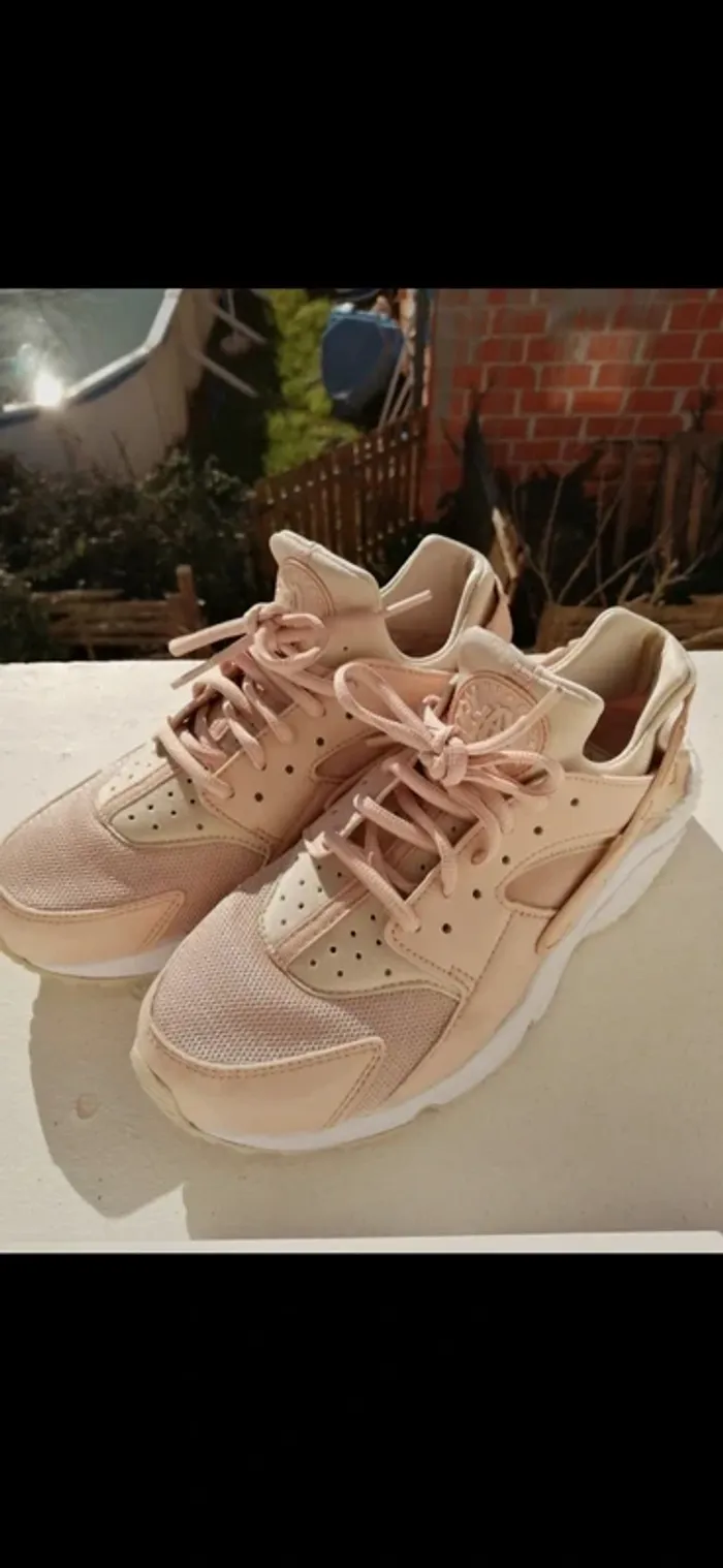 Baskets rose pâle / nike Huarache authentique / (41) - photo numéro 2