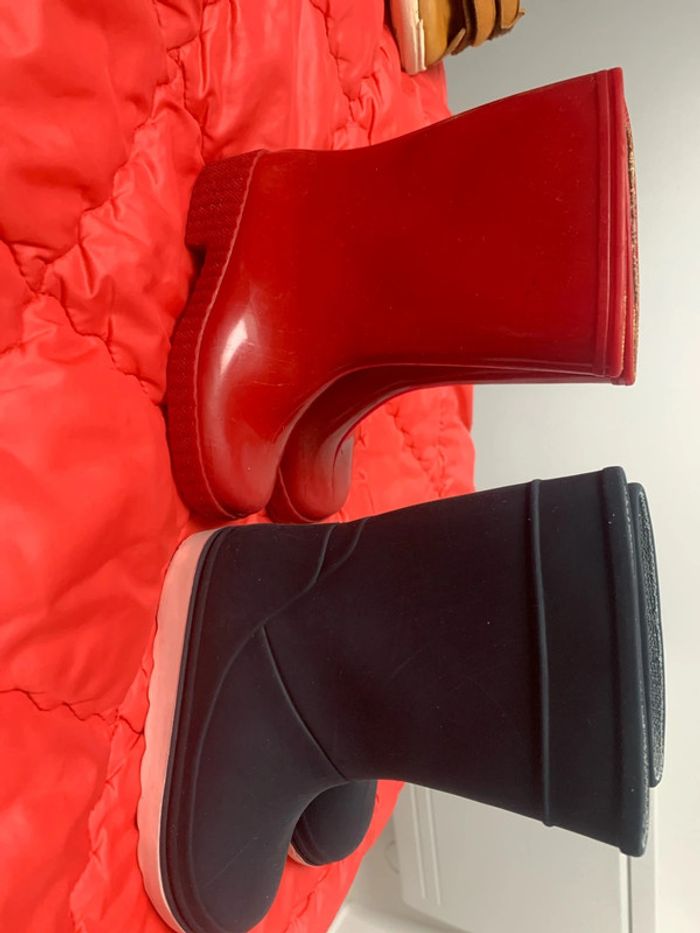 2 paires de bottes taille 22