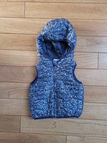 Doudiune sans manches à capuche