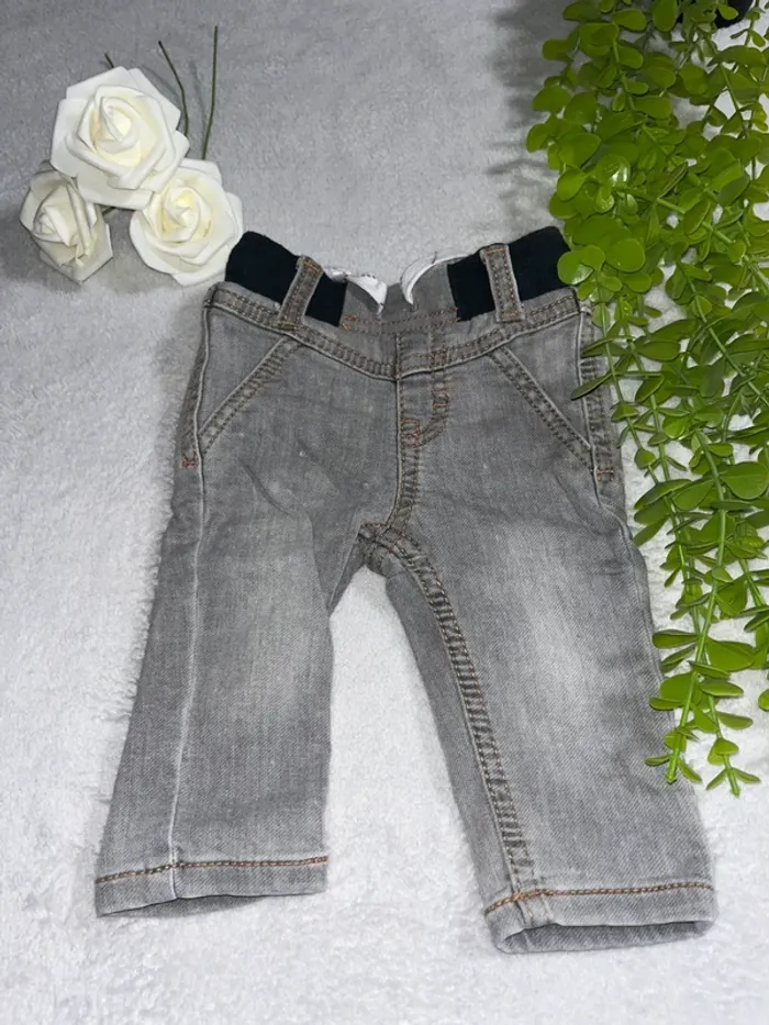 Très beau pantalon jean pour bébé fille