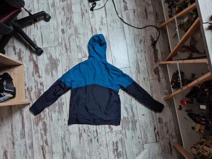 Veste de pluie/coupe vent Taille 12/13 ans - photo numéro 2