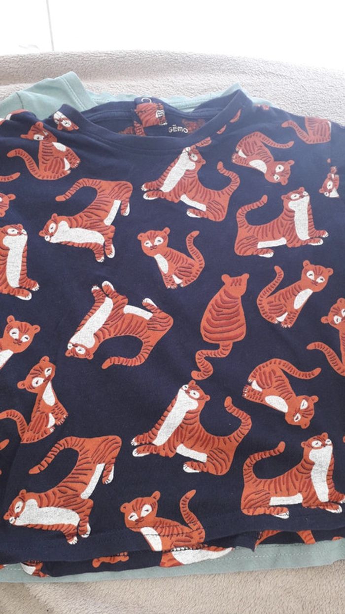Lot 2 tee-shirts 4 ans - photo numéro 4