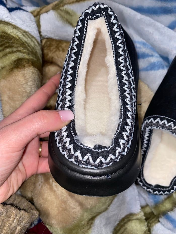 Chaussons noir type UGG taille 38-39 - photo numéro 5