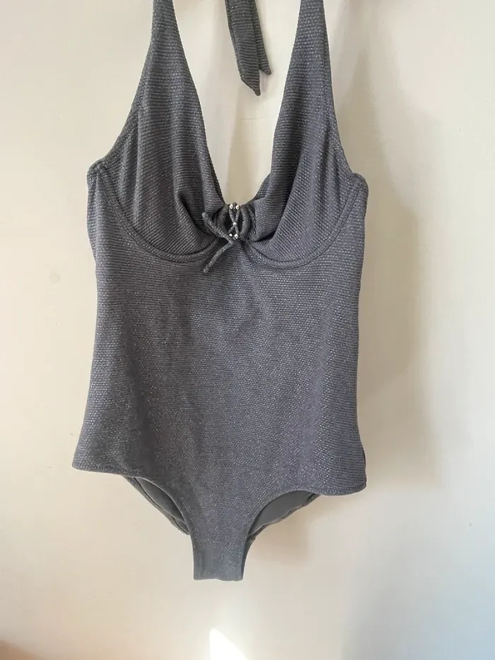 Maillot de bain, une pièce