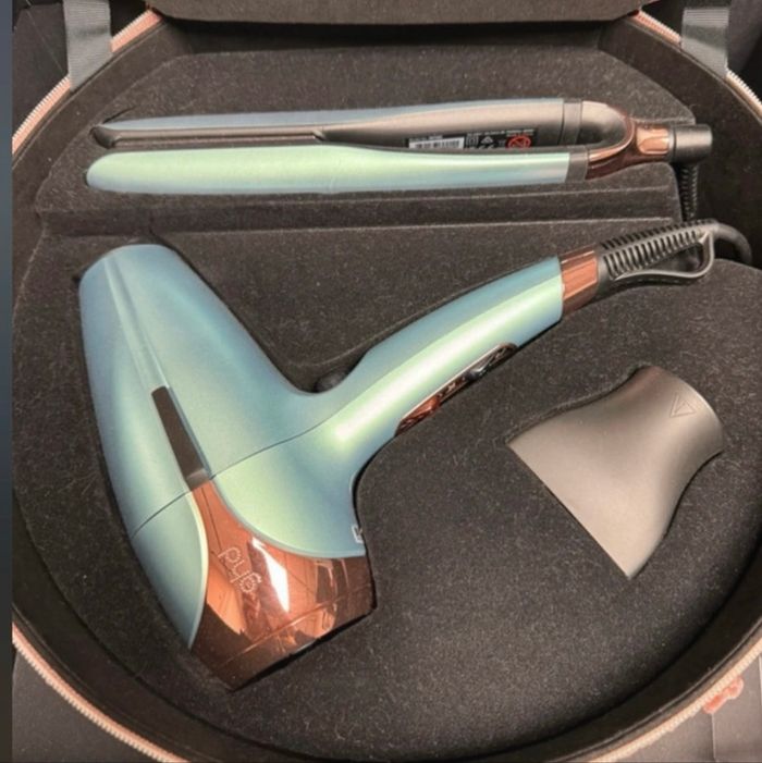 Lot sèche cheveux et lisseur Ghd