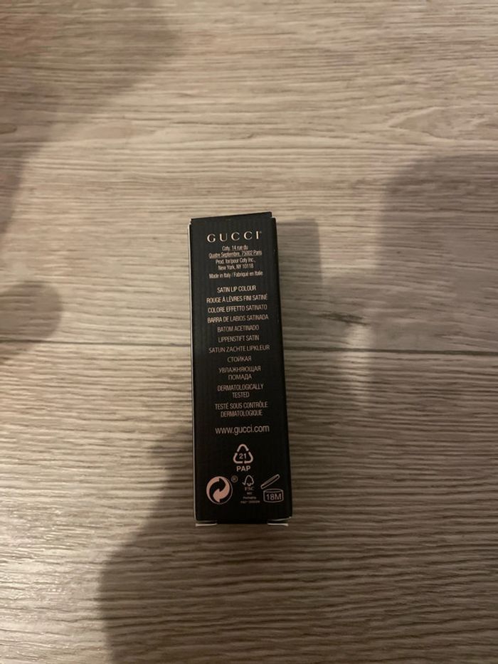 Gucci Rouge à Lèvres Satin 25 - photo numéro 4