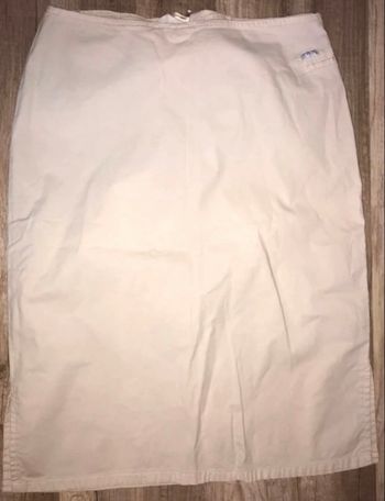 Belle jupe couleur beige marque lois taille 36