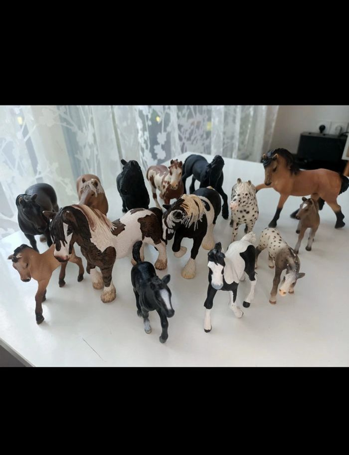 Lot de 9 chevaux et 5 poulains Schleich
