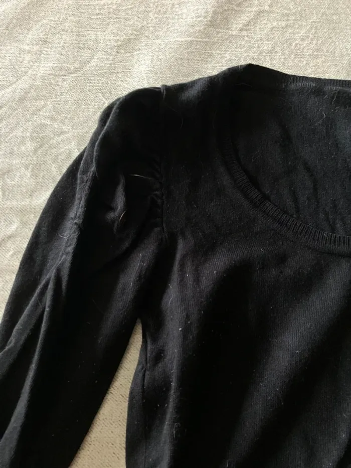 Pull léger noir à col en U avec épaulettes – Taille S - photo numéro 3
