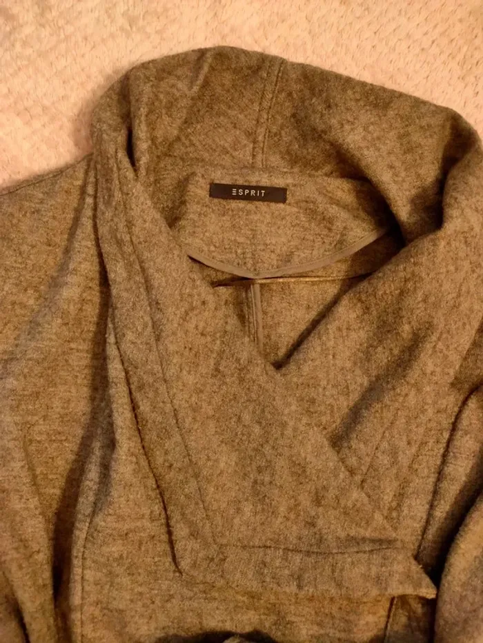 Veste Esprit taille 38 - photo numéro 2