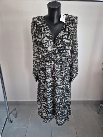 Robe longue avec épaulettes neuve étiquetée femme S 🎀