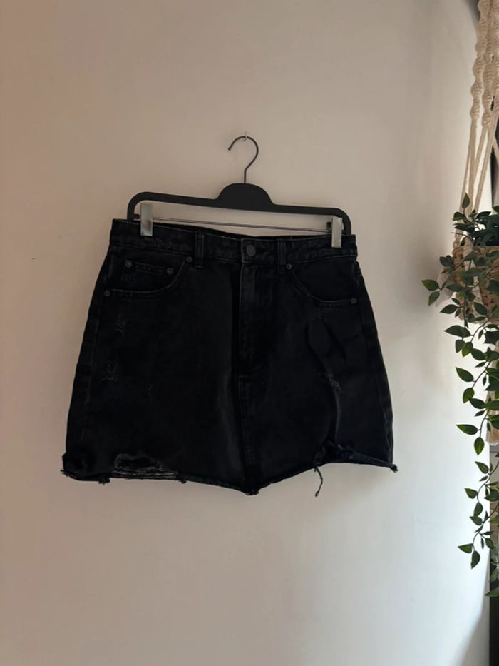 Mini jupe en jean noir déchiré - Stradivarius - Taille L - photo numéro 2