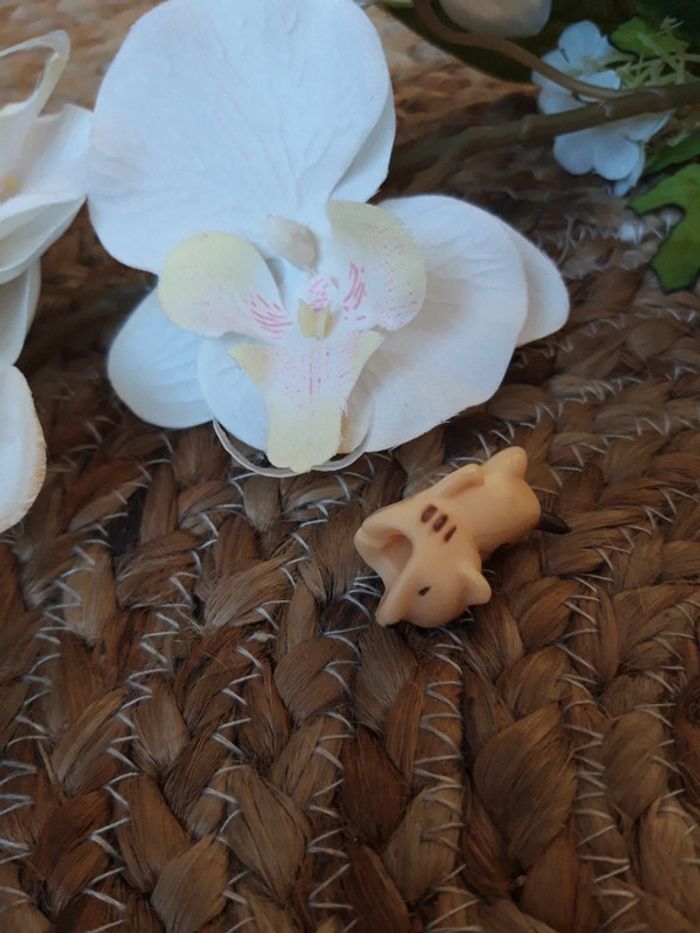 Petite figurine en forme de chat - photo numéro 2