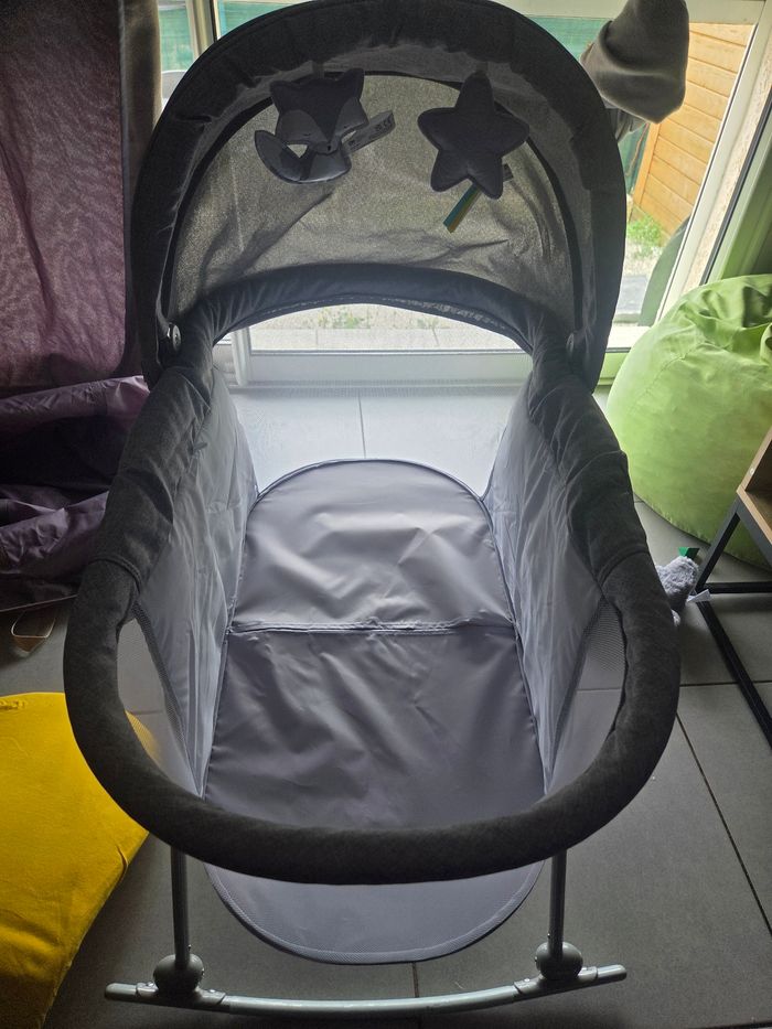 Berceau lovi kindercraft +2 alèse + 7 drap house