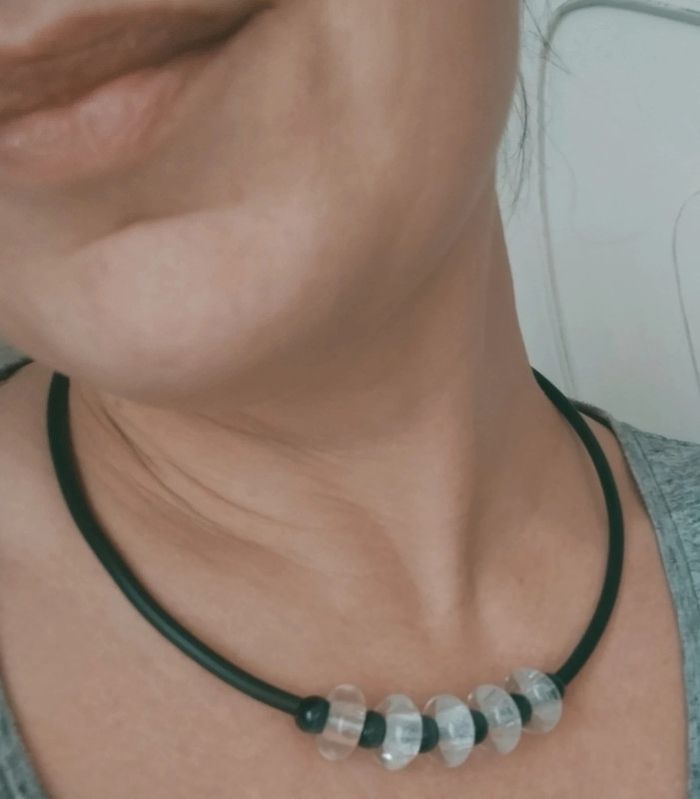 Lot collier et élastique à cheveux
