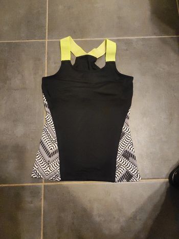 Haut dos croisé sport