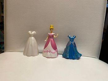 Figurine mini poupée cendrillon