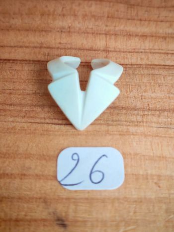 Playmobil vintage col blanc pointu