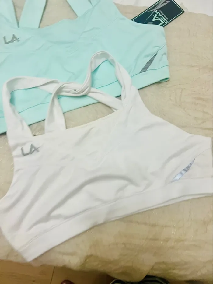 Lot brassières de sport LA Gear neuves - photo numéro 2