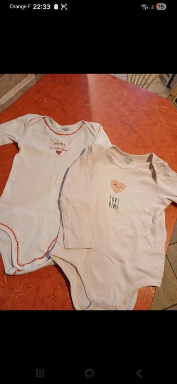Lot de 2 bodies fille taille 36 mois