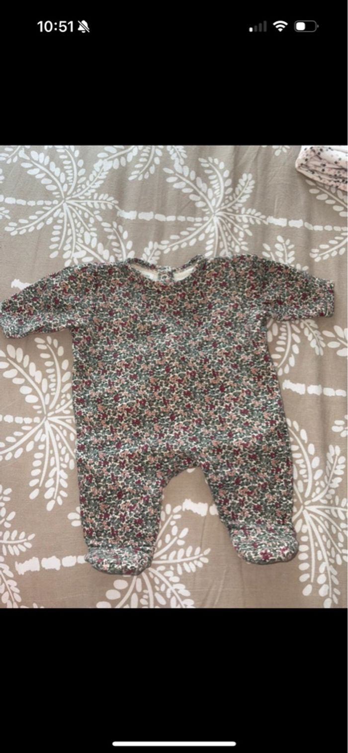 Lot pyjama 1 mois - photo numéro 4