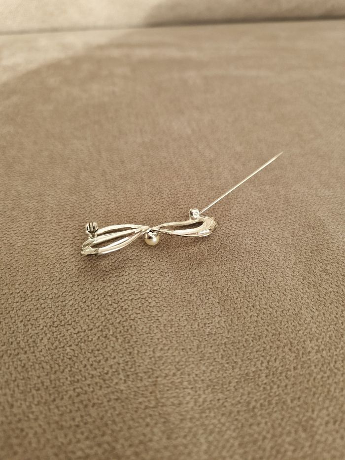 Broche argentée vintage avec sa perle - photo numéro 9