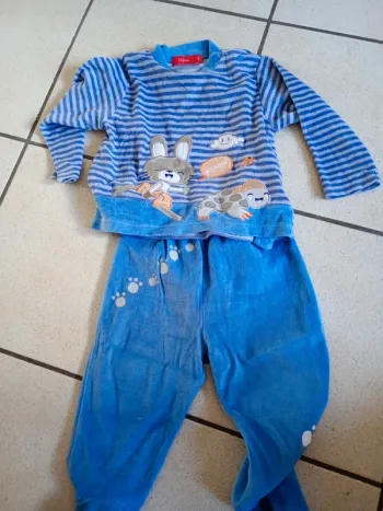 Pyjama 12 mois 2 pièces