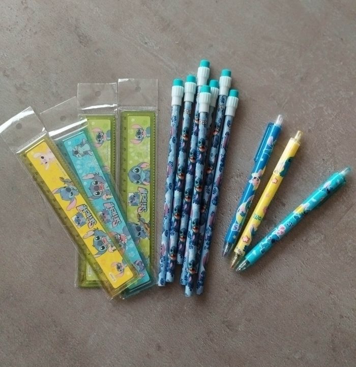 Lot fournitures scolaires Stitch - photo numéro 2