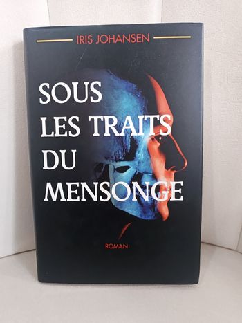 " Sous les traits du mensonge "