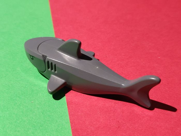 Figurine Requin gris Lego yeux imprimés - vrai Lego - photo numéro 4