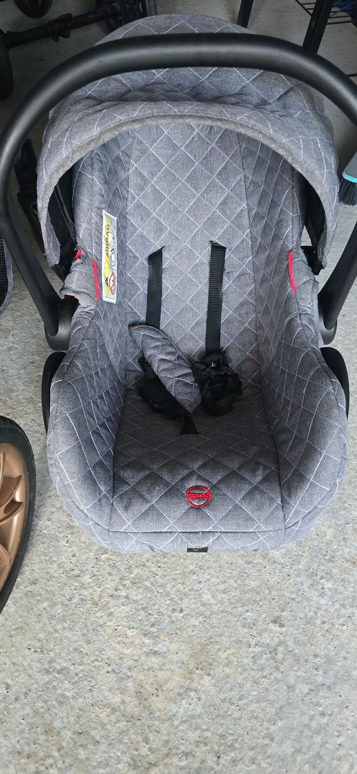 A vendre poussette - photo numéro 4