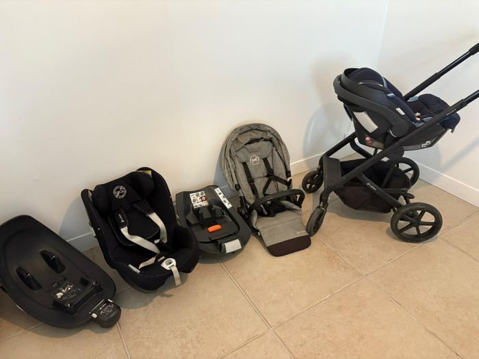 Ensemble poussette Cybex et siège auto