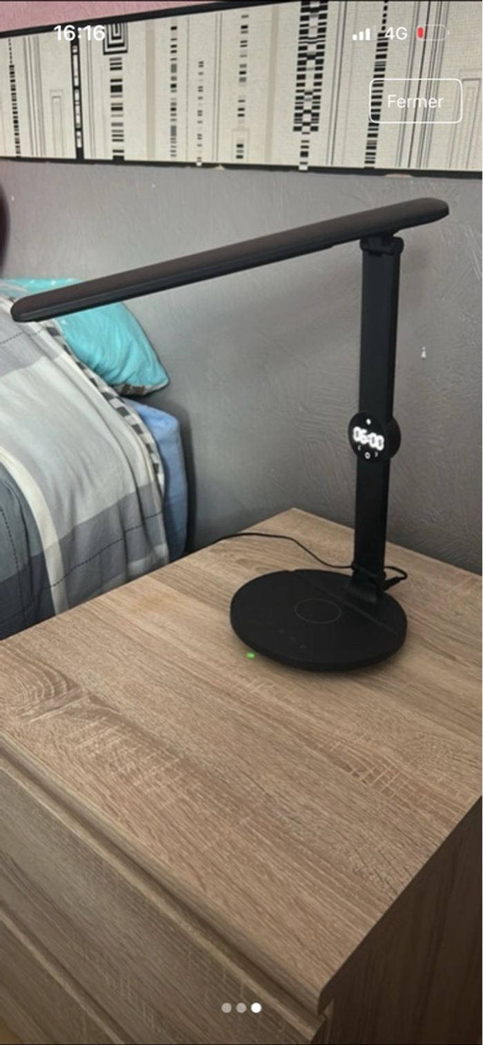 Lampe de chevet avec station de charge - photo numéro 2