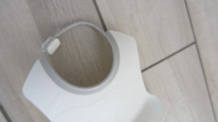 Bavoir plastique dur - photo numéro 2