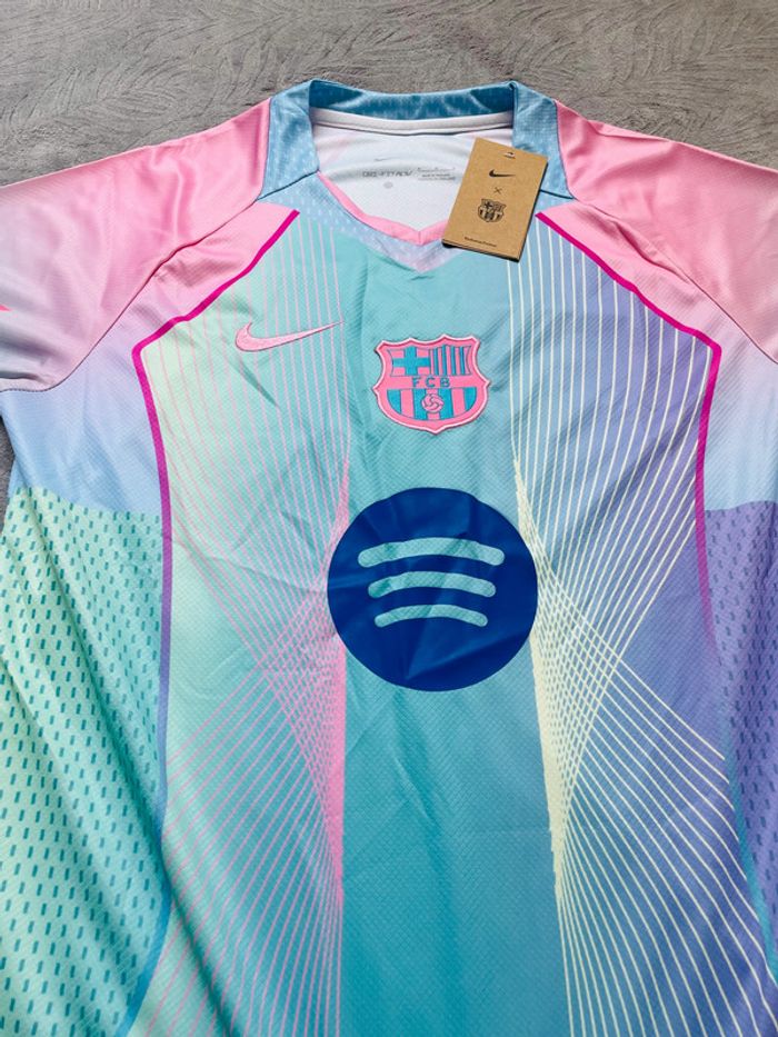 Maillot concept foot Barça bleu rose taille M - photo numéro 4