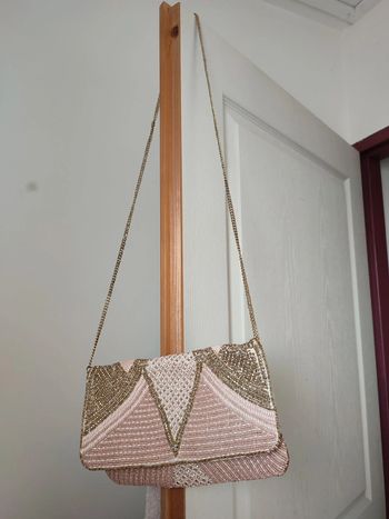 Pochette rose ornements dorés et argentés