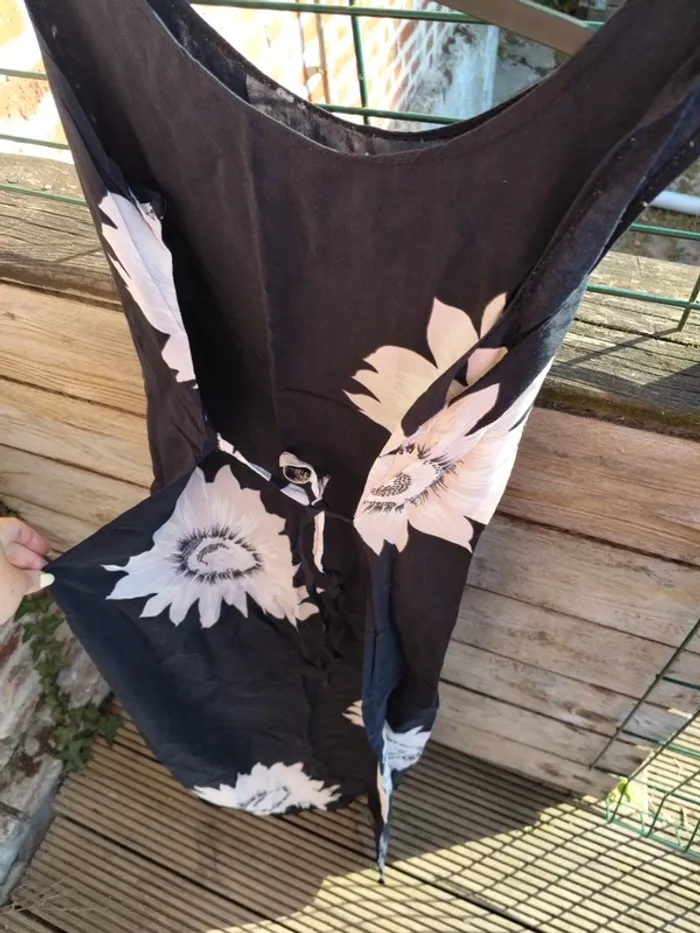 Robe mi-longue noir fleurs ajustable ceinture - photo numéro 2