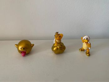 Lot de 3 mini figurines Mario dorées