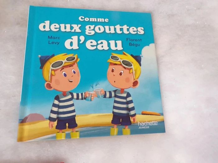 Livre macdo Comme deux gouttes d'eau Marc Levy