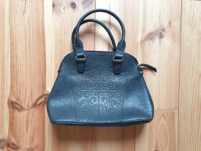 Sac à main noir simili cuir