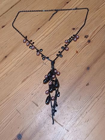 Collier noir et rose