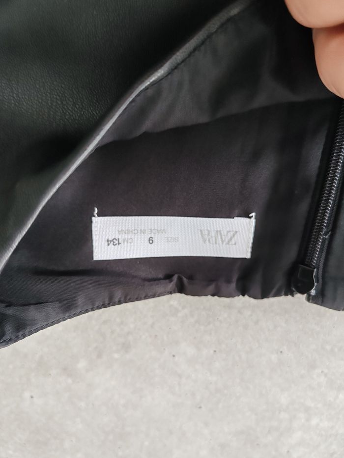 Robe en cuir zara 9 ans - photo numéro 3