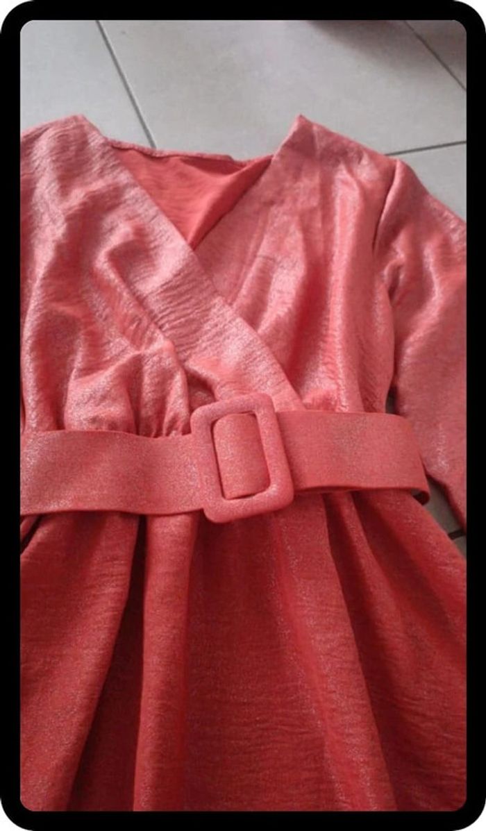 🌸 NEUF robe corail légèrement pailletée - photo numéro 6
