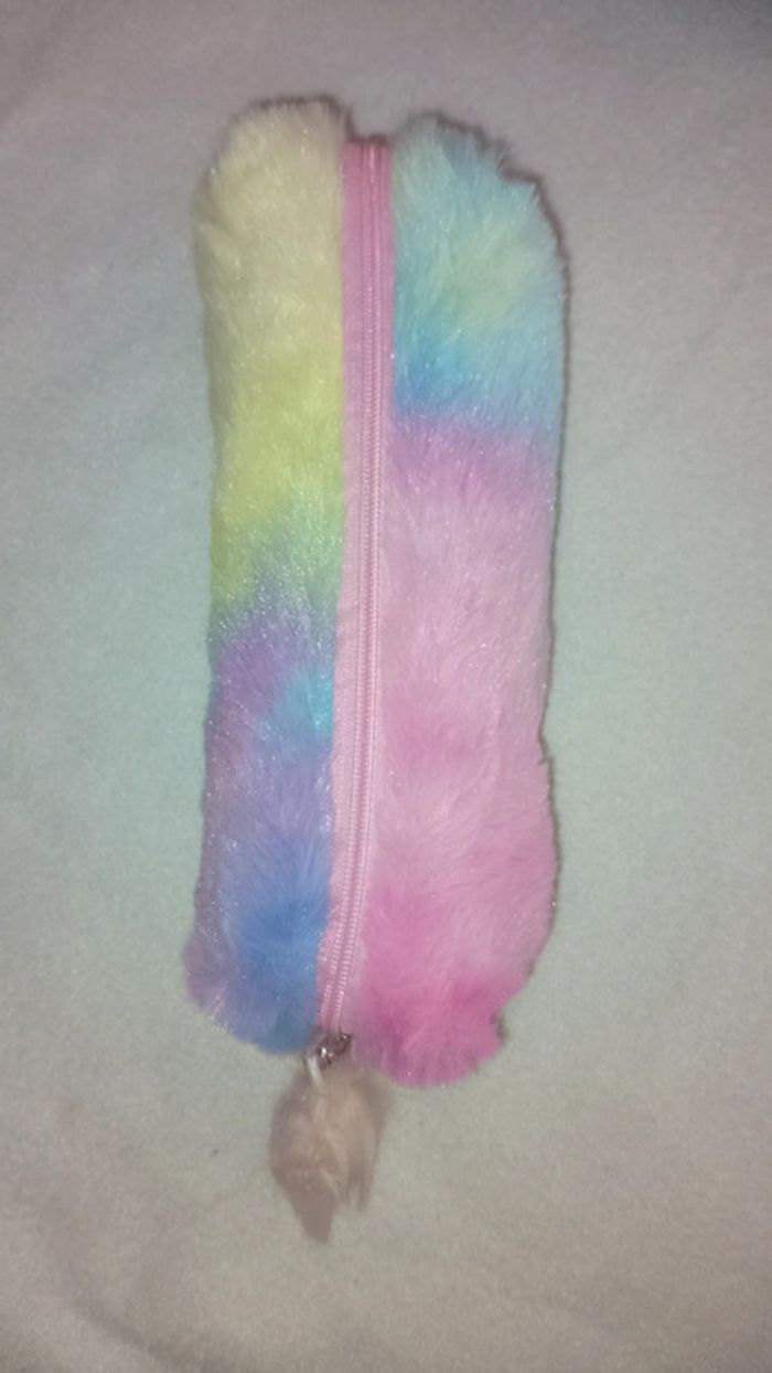 Trousse douce rainbow pompon rose