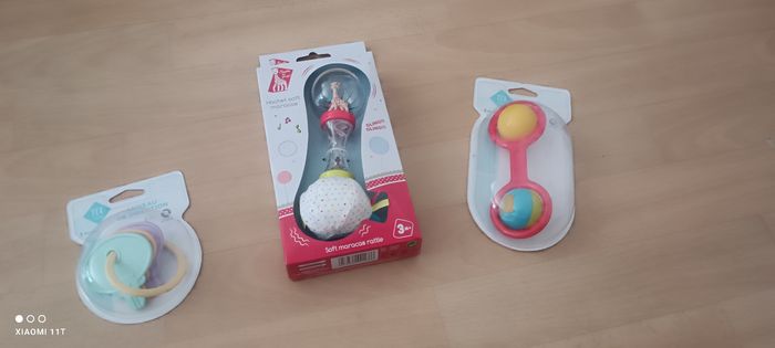 Lot de 3 jouets pour bébé neuf