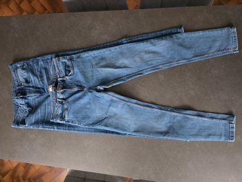 lot de jeans h&M et camaieu T42