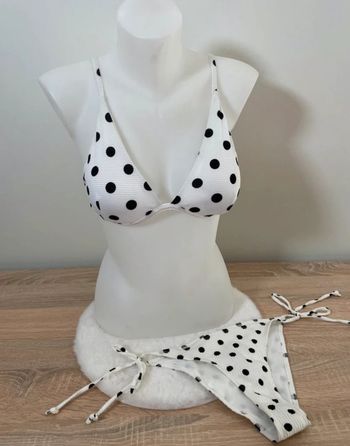 Bikini à pois neuf