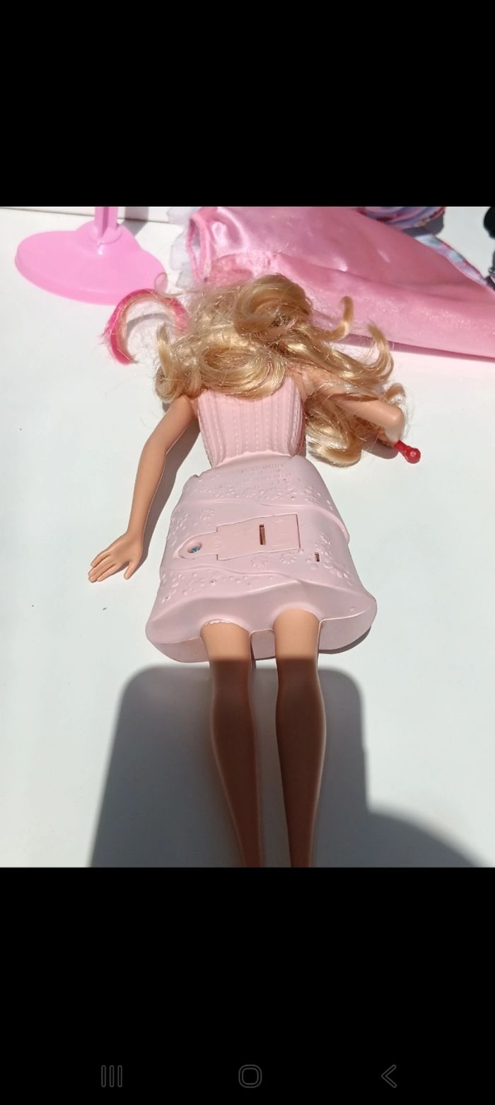 Poupée mattel Barbie Princesse Bonbons sons et lumières dyx28 Dreamtopia Sweetville Princess
Fonctionne piles non inclus - photo numéro 9