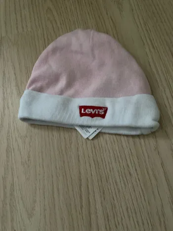 Bonnet levis