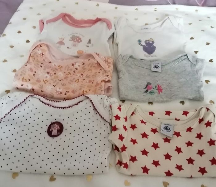 Lot de bodies bébé fille 3mois petit bateau. Absorba
